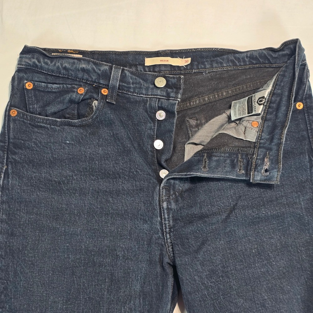 Levis Premium Wedgie Straight Jeans Dark Wash Button Fly 22861-0064 Womens 30 - Picture 3 of 16